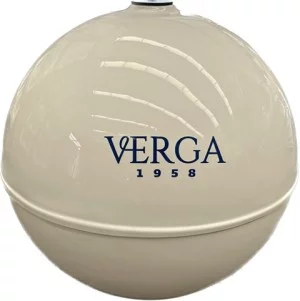 Boa sferica di colore bianco. La forma sferica della boa è progettata per garantire visibilità e stabilità in acqua. Il materiale è robusto e adatto all'uso in ambienti marini, rendendola ideale per segnare aree specifiche o per ancoraggio.