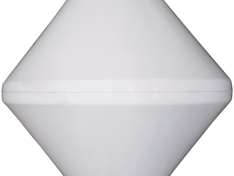 Una boa biconica di colore bianco. La boa ha una forma a doppio cono, con una sezione centrale più larga che si restringe verso le estremità superiori e inferiori. Il design biconico è studiato per garantire stabilità e visibilità in acqua. Il materiale è robusto e adatto all'uso in ambienti marini, rendendola ideale per segnare aree specifiche o per ancoraggio.